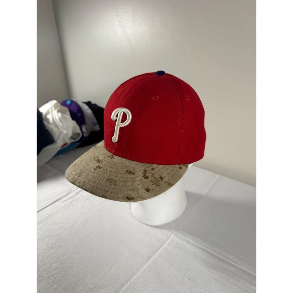 New Era 59FIFTY Philadelphia Phillies Fitted Hat Red Digital Camo Size 7 3/8